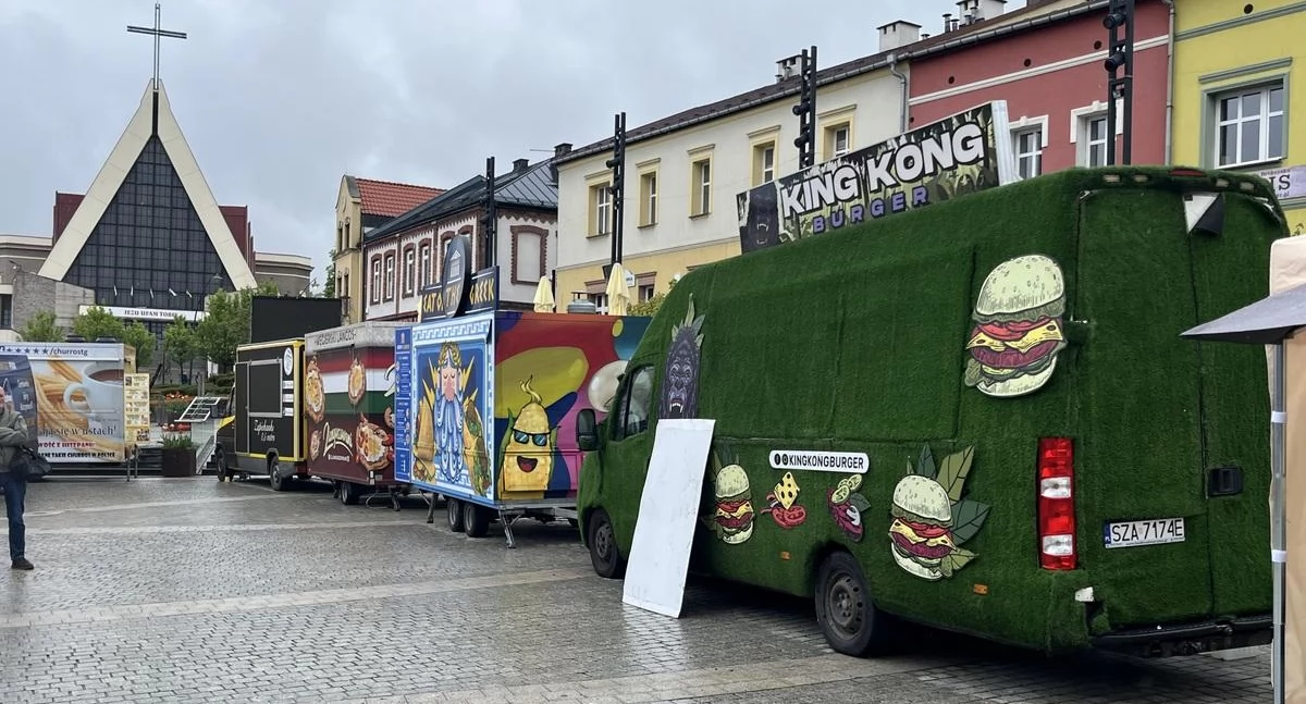 Życie miasta, Trucków Rynku Jaworznie - zdjęcie, fotografia