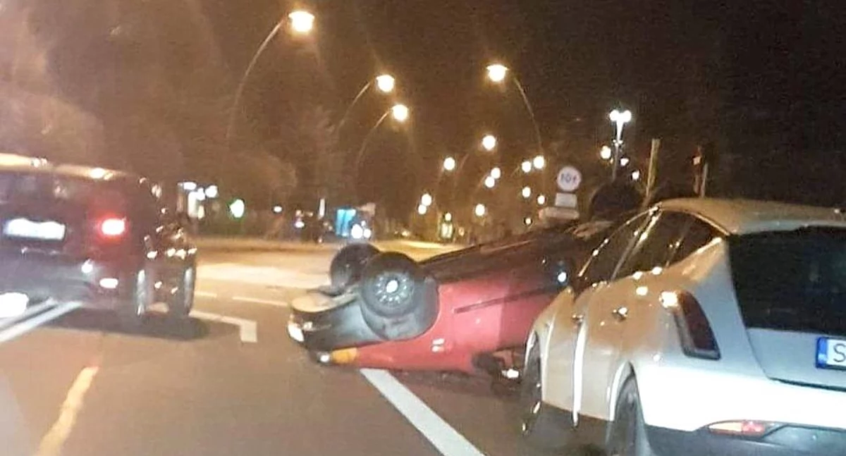 Życie miasta, mStłuczka usługa aplikacji mObywatel Pomoc przypadku kolizji - zdjęcie, fotografia