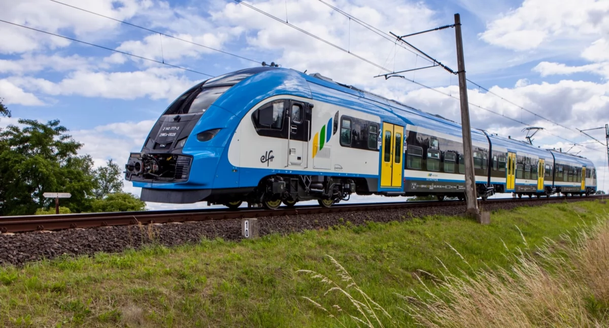 Życie miasta, Koleje Śląskie świętują Europejski Dzień Seniora - zdjęcie, fotografia