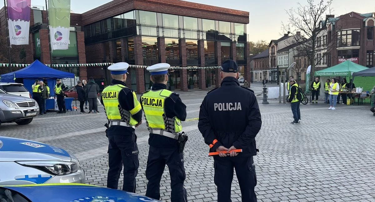 Życie miasta, Jaworzno świeci przykładem akcja „Odblaskowe Jaworzno” - zdjęcie, fotografia