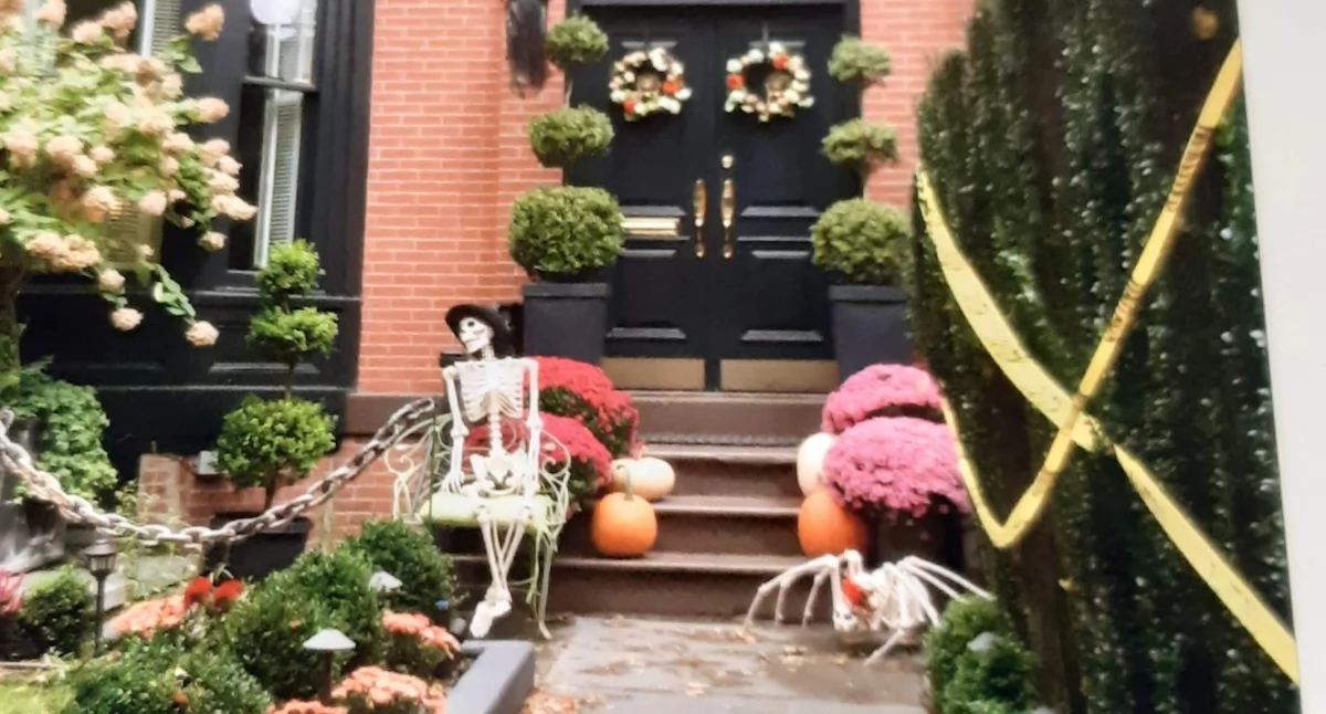 Halloweenowe ozdoby domowe na nowojorskim Greenpoincie