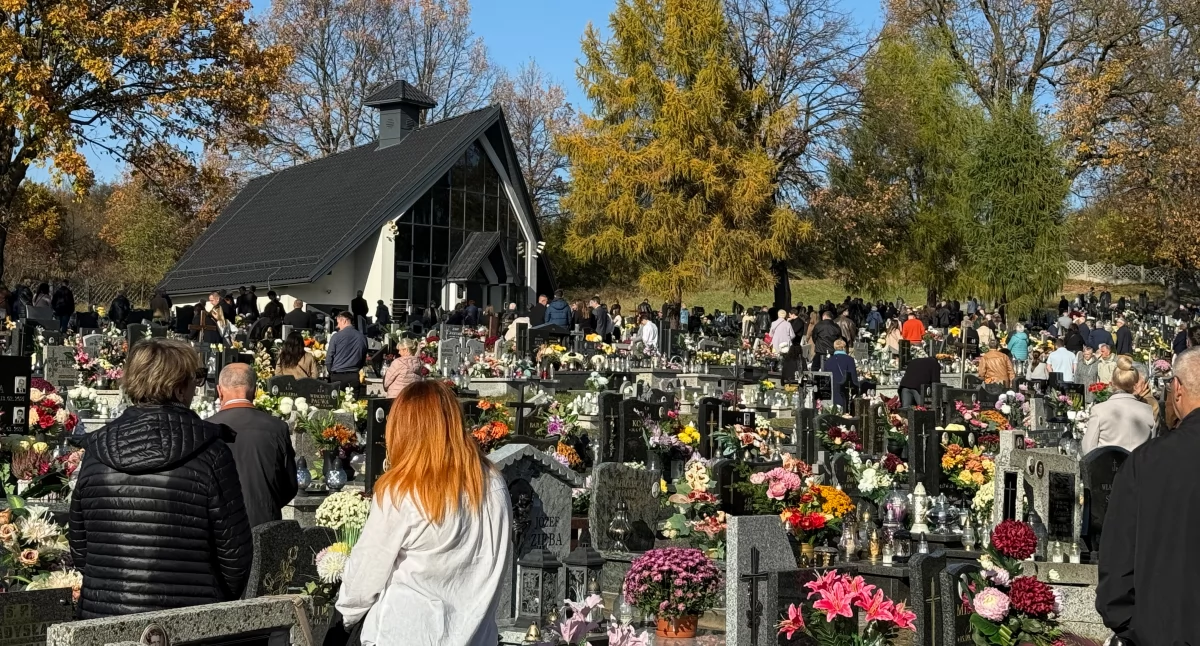 Kościół, listopada Zaduszki - zdjęcie, fotografia