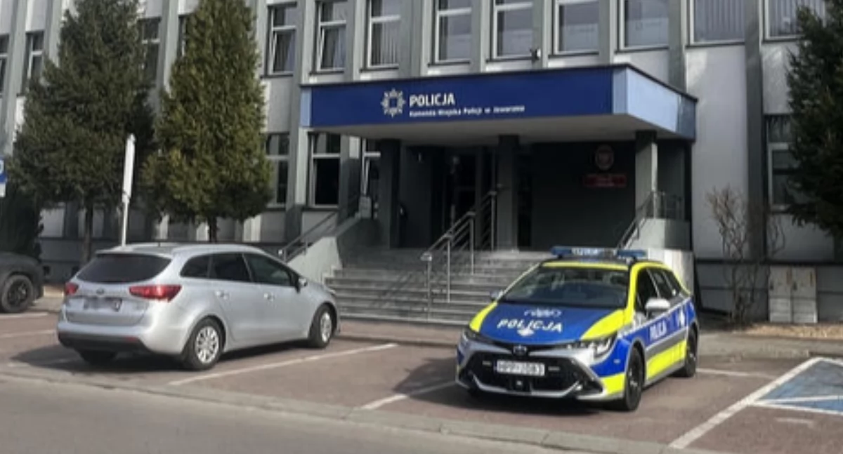 Komunikaty Policja, Wyciek skrzyżowaniu Grunwaldzkiej Nowoszczakowskiej - zdjęcie, fotografia