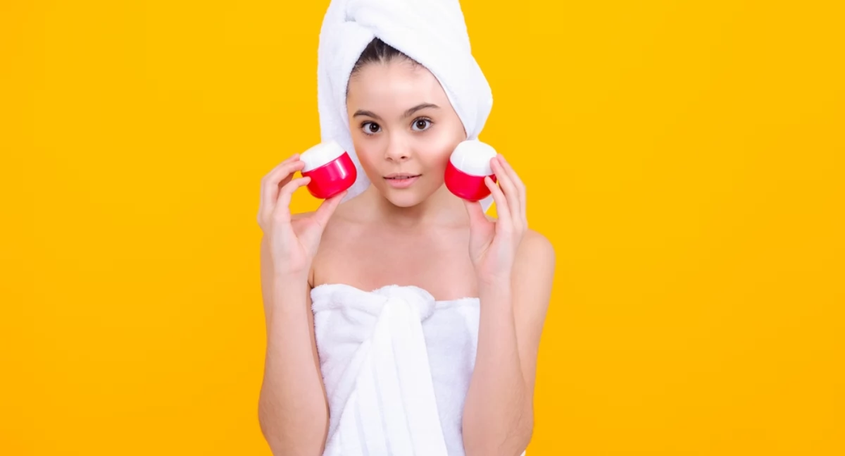 Informator / Materiały zewnętrzne , Kosmetyki nastolatków Kompleksowy przewodnik pielęgnacji młodej skóry - zdjęcie, fotografia