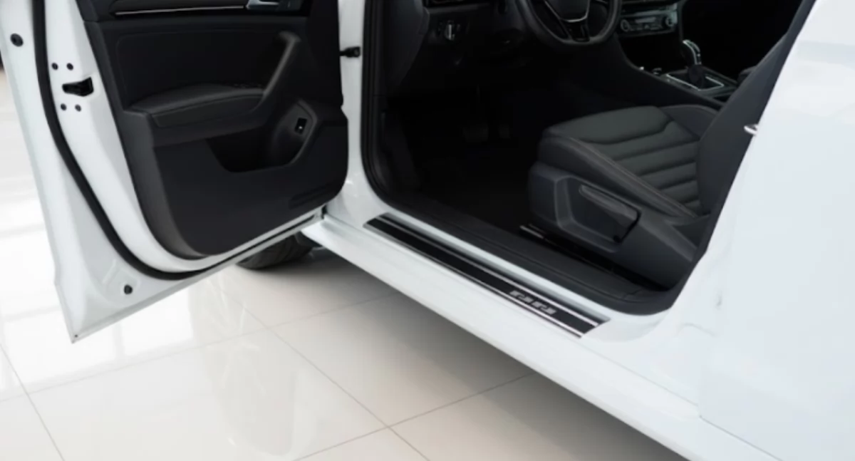 Informator / Materiały zewnętrzne , Zadbaj bezpieczeństwo swojego poznaj zalety podstopnic samochodowych nakładek progi samochodowe - zdjęcie, fotografia