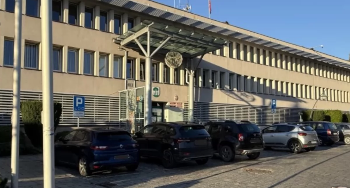 Życie miasta, Podwyżki pracowników urzędach Ministerstwo przygotowało propozycję nowych stawek - zdjęcie, fotografia