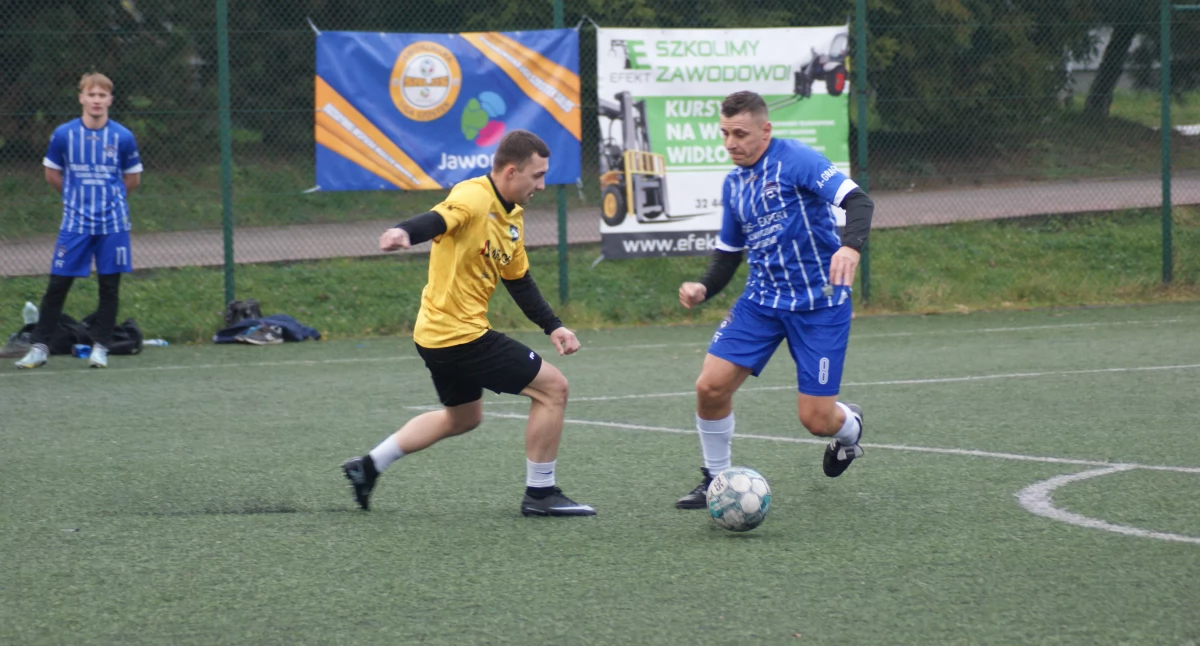 Życie miasta, kolejka Salos - zdjęcie, fotografia