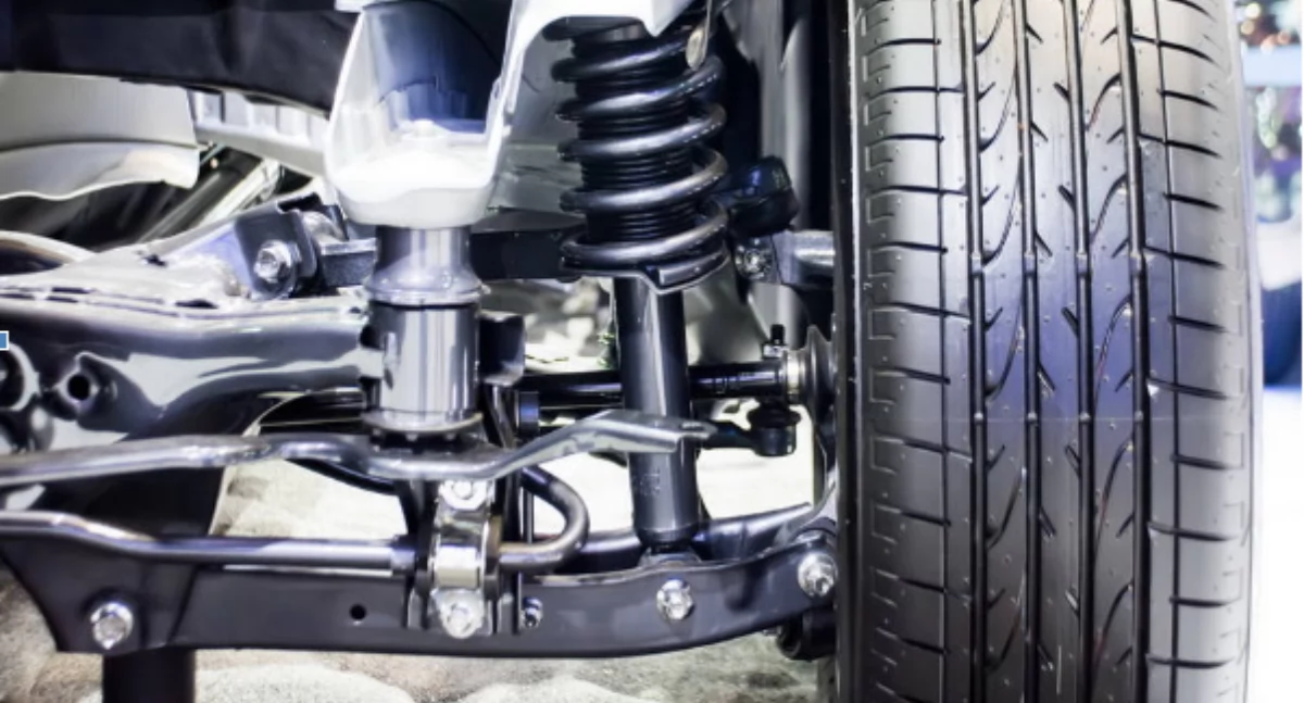 Informator / Materiały zewnętrzne , Kierownica drży nierównościach zawieszeniem - zdjęcie, fotografia