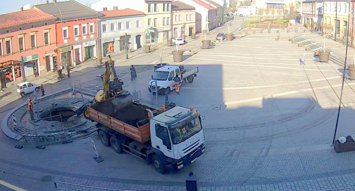 Prace na Rynku w Jaworznie. Fot. miejski monitoring