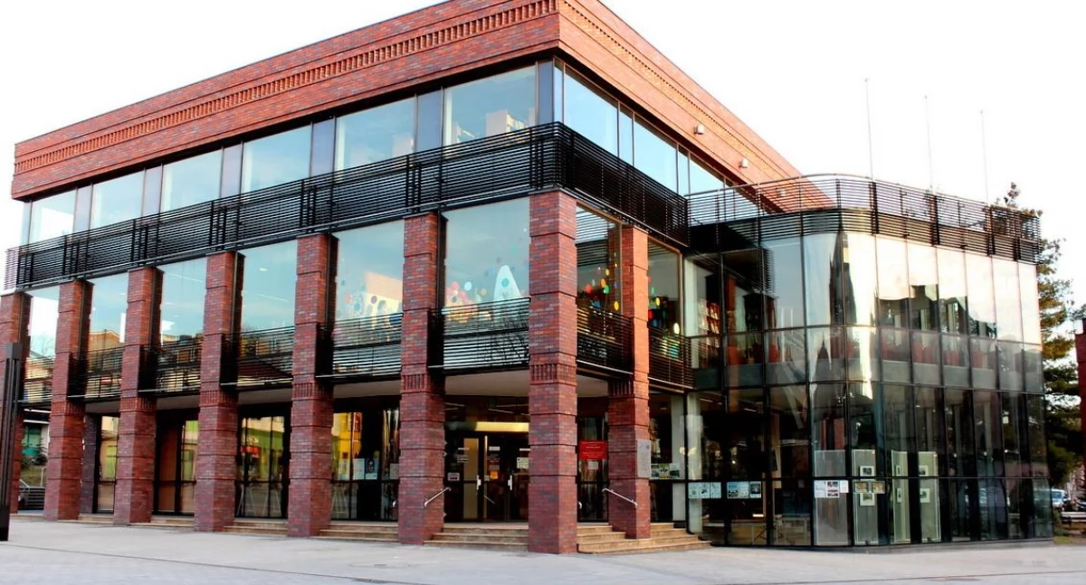 Życie miasta, Wieczór Nauki jaworznickiej bibliotece - zdjęcie, fotografia