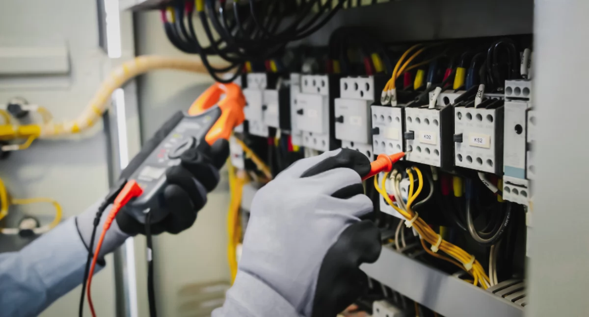 Informator / Materiały zewnętrzne , Uprawnienia przepustka lepszej pracy branży technicznej - zdjęcie, fotografia