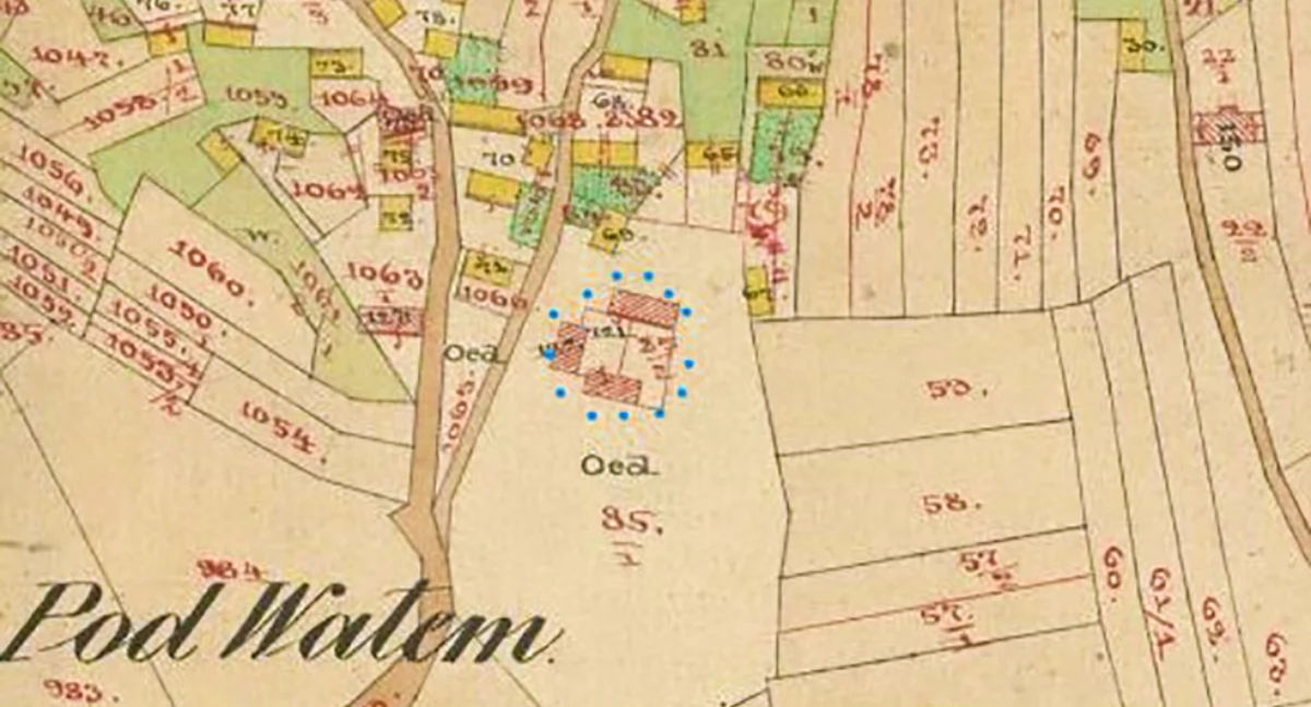 Zaznaczony na niebiesko rejon dziewiętnastowiecznych zabudowań dworskich na mapie Katastru Galicyjskiego z 2 poł. XIX wieku (google)