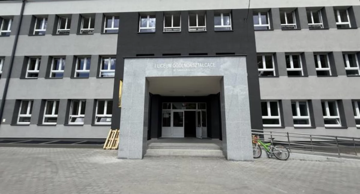 Budynek I LO w Jaworznie, w którym od września 2025 roku uczą się także uczniowie III LO. Fot. Weronika Palka