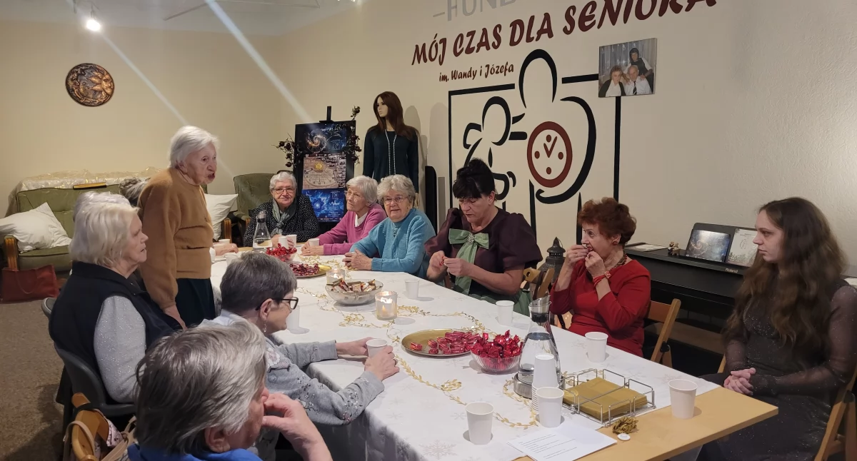 Życie miasta, Fundacja Seniora dobrodziejstw - zdjęcie, fotografia