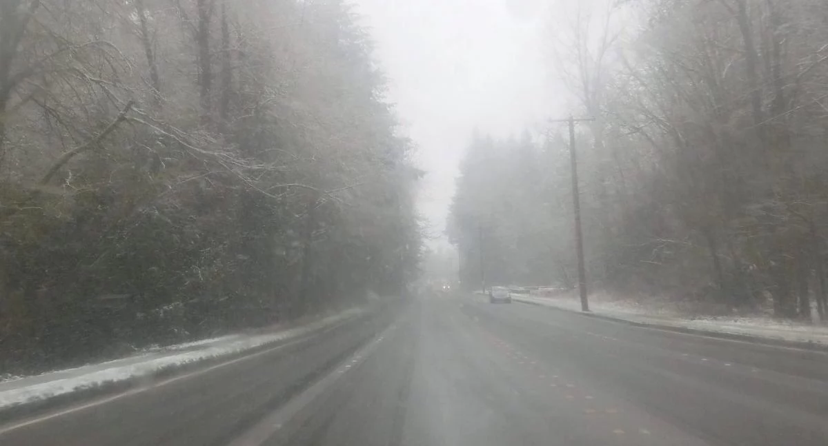 Życie miasta, ostrzega przed gołoledzią Alerty stopnia województwach - zdjęcie, fotografia