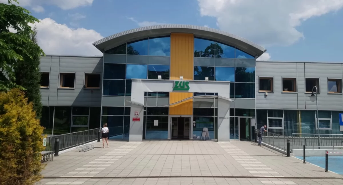 Życie miasta, Można składać wnioski wydanie zaświadczenia stażu pracy - zdjęcie, fotografia