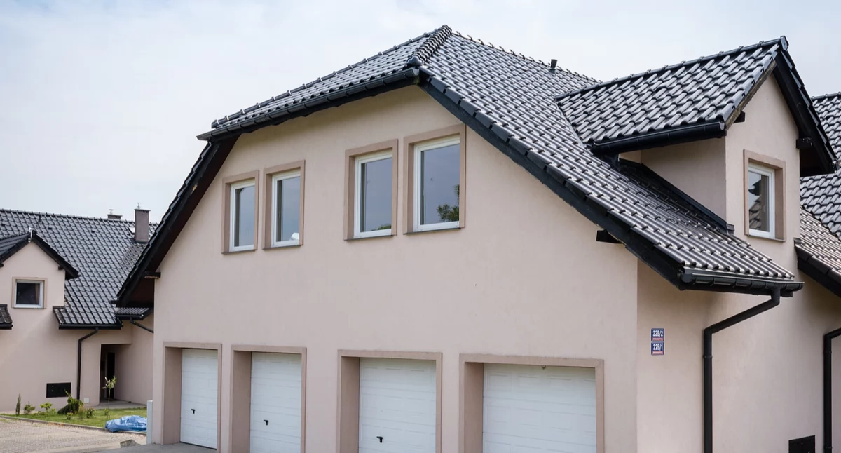 Informator / Materiały zewnętrzne , dbać bramę garażową zimą Kompletny poradnik kroku - zdjęcie, fotografia