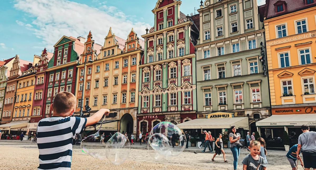 Informator / Materiały zewnętrzne , mieszka centrum Wrocławia Zalety życia sercu miasta” - zdjęcie, fotografia