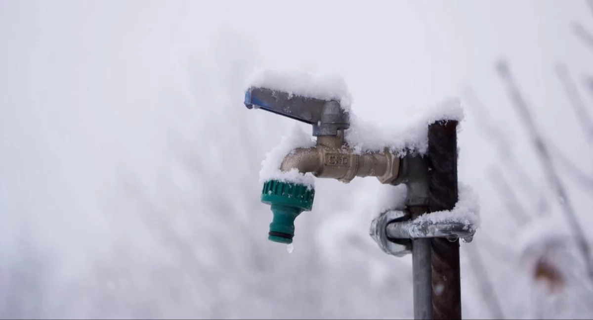 Życie miasta, Nadchodzą mroźne Wodociągi Jaworzno radzą zabezpieczyć domową instalację wodną - zdjęcie, fotografia