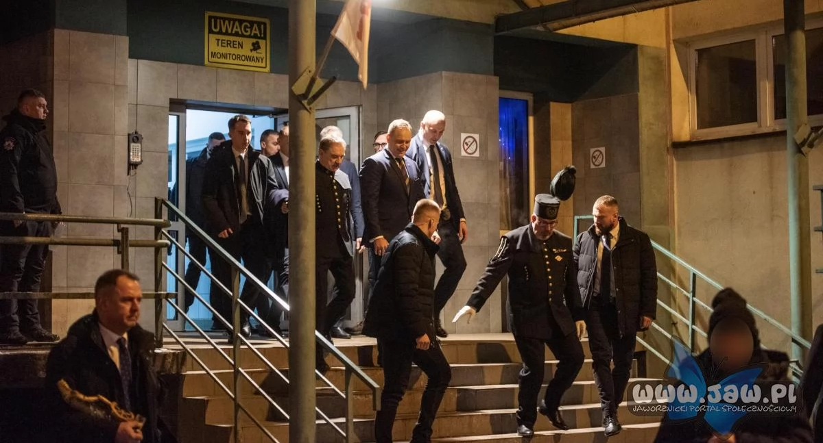 Felieton, Jakub Dąbek salonach czyli karczma piwna prezydentem Nawrockim - zdjęcie, fotografia