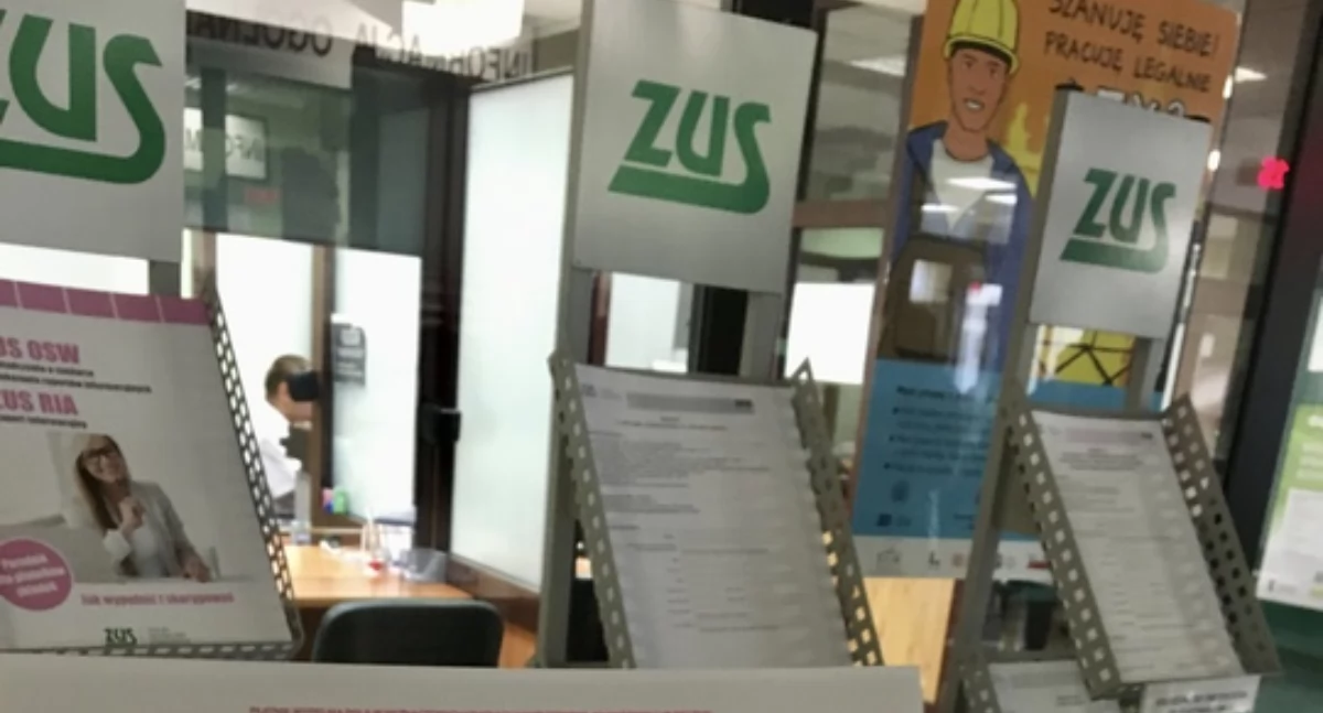 Życie miasta, Reset „małego plus” ostatnie zgłoszenie - zdjęcie, fotografia