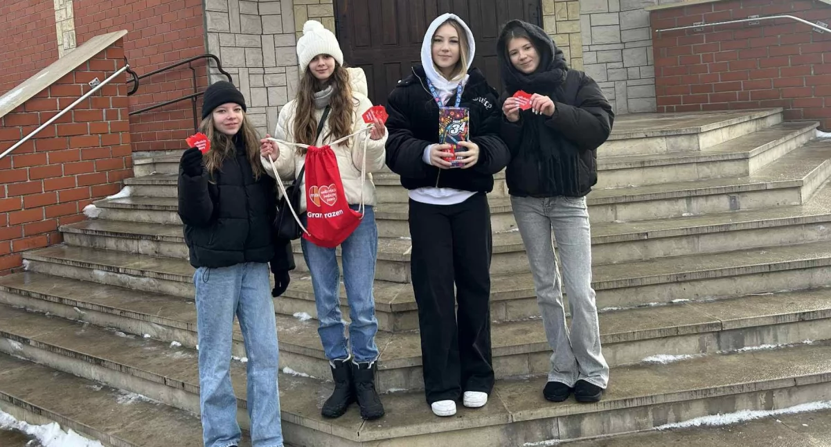 WOŚP, kwestowało rzecz WOŚP - zdjęcie, fotografia