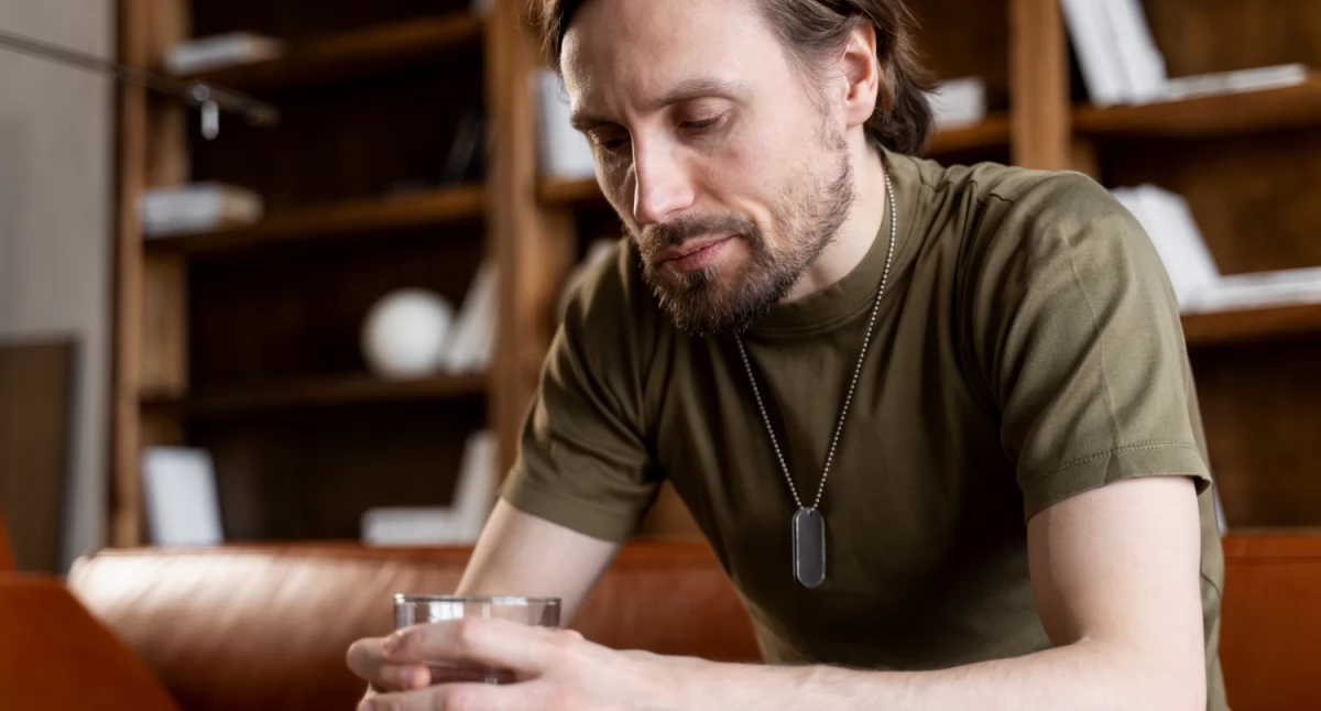 Informator / Materiały zewnętrzne , Specjalistyczne metody wspomagające odtrucie alkoholowe - zdjęcie, fotografia