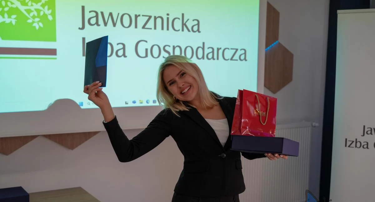 Życie miasta, Maria Jania swoim projekcie Akademia - zdjęcie, fotografia