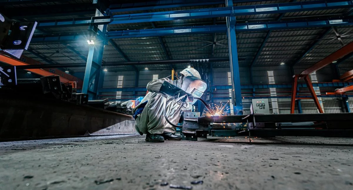 Informator / Materiały zewnętrzne , robocze bezpieczeństwo wybrać obuwie ochronne pracy trudnych warunkach - zdjęcie, fotografia