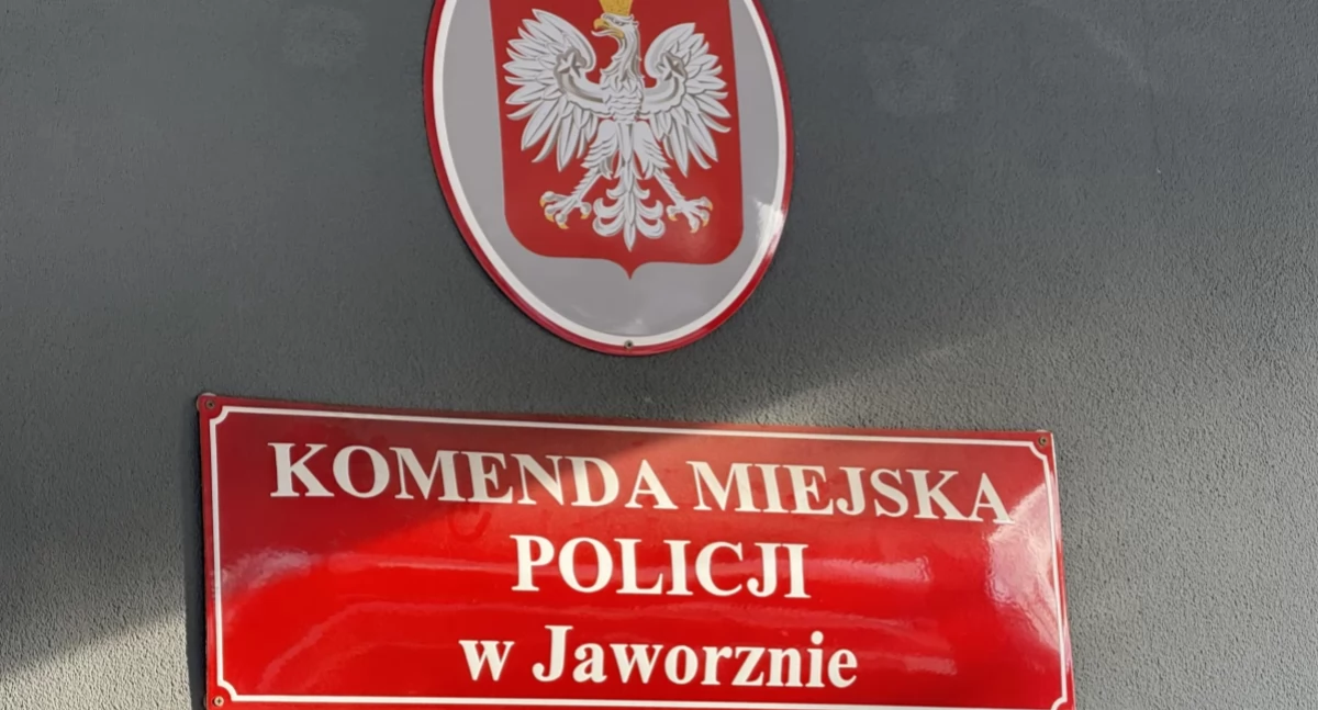 Wypadki drogowe, Nietrzeźwy policjant zatrzymany Jaworznie Został zawieszony służbie - zdjęcie, fotografia