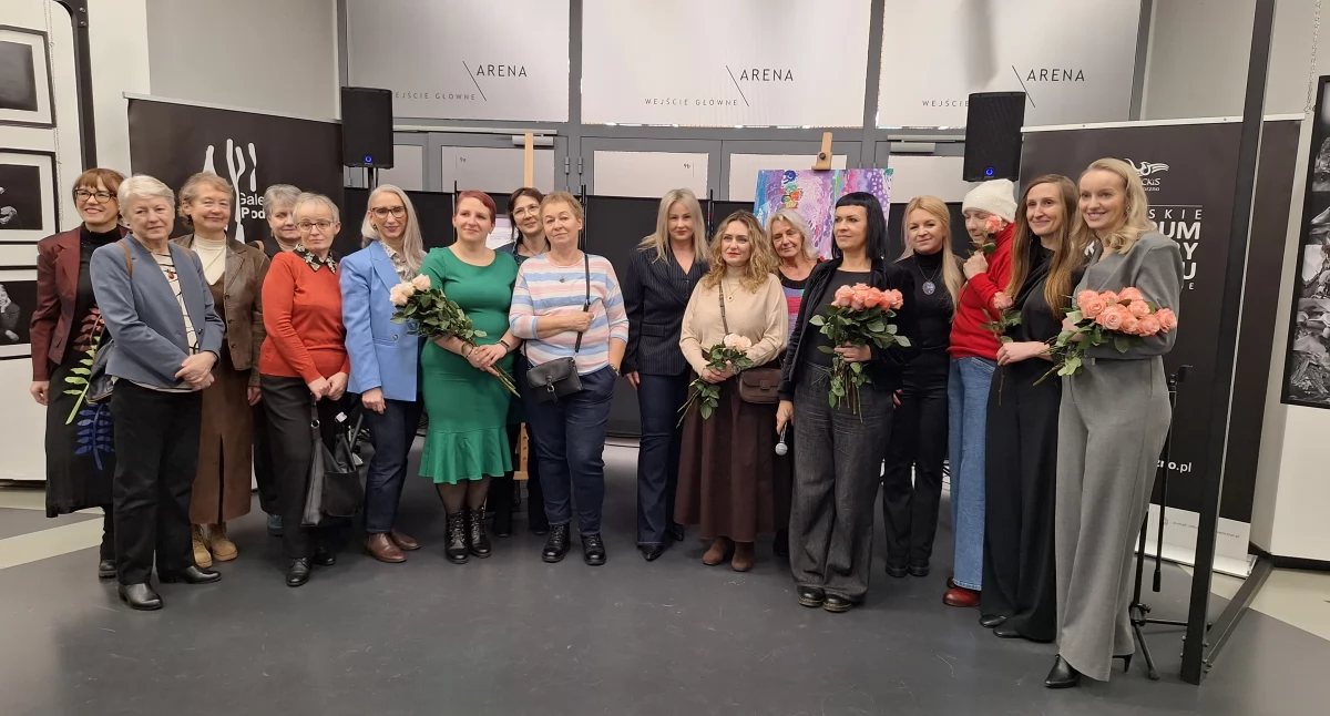 Życie miasta, Wernisaż „Onkosztuka” Galerii Podcienie - zdjęcie, fotografia