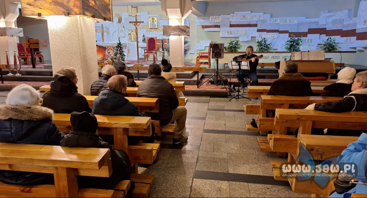 Felieton, Jakub Dąbek kościele czyli ocieplenie wizerunku - zdjęcie, fotografia