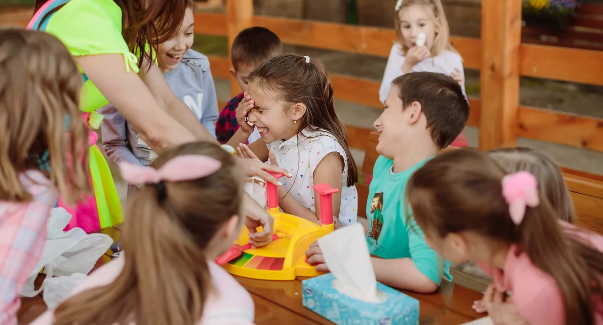 Informator / Materiały zewnętrzne , Gdzie wakacje Najlepsze kolonie obozy Polsce Bałtyku Tatry - zdjęcie, fotografia