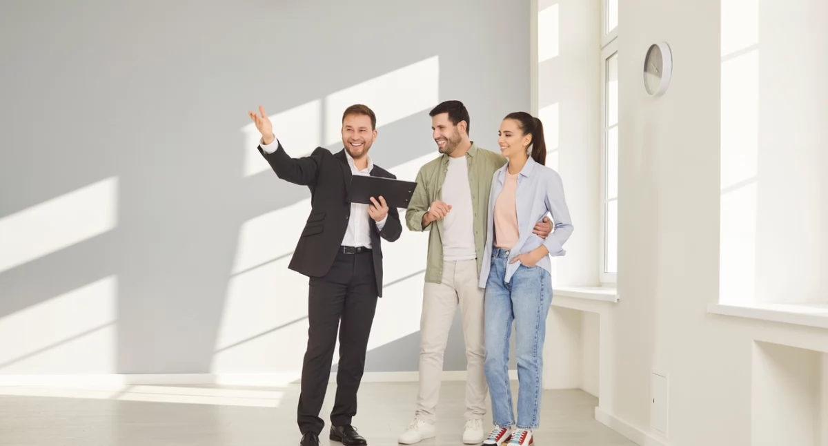 Informator / Materiały zewnętrzne , wygląda sprzedaż nieruchomości „od kuchni” pośrednika całym procesie - zdjęcie, fotografia