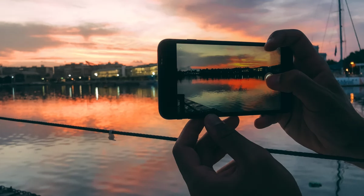 Informator / Materiały zewnętrzne , robić dobre zdjęcia telefonem Praktyczny przewodnik który zmieni Twoje podejście mobilnej fotografii - zdjęcie, fotografia