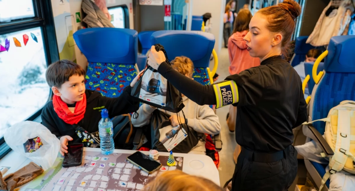 Życie miasta, Podróż jeden uśmiech - zdjęcie, fotografia