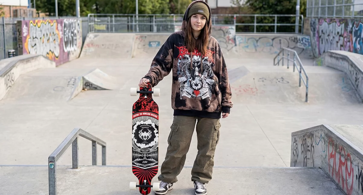 Informator / Materiały zewnętrzne , Rolki longboard początek Porównanie kontrolę bezpieczeństwo - zdjęcie, fotografia