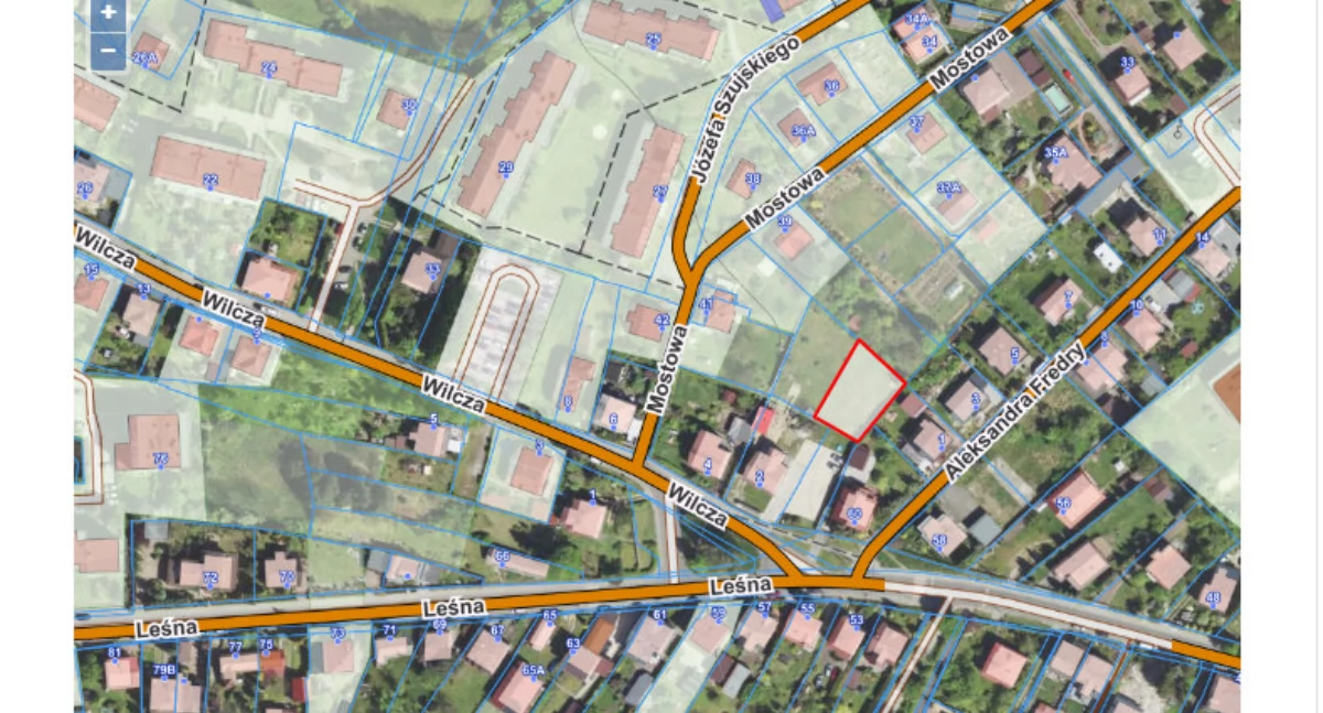 Na czerwono zaznaczono działkę, na której ma powstać stacja bazowa telefonii komórkowej na Osiedlu Podłęże. Pomiędzy ulicą Fredry a ulicą Wilczą.
