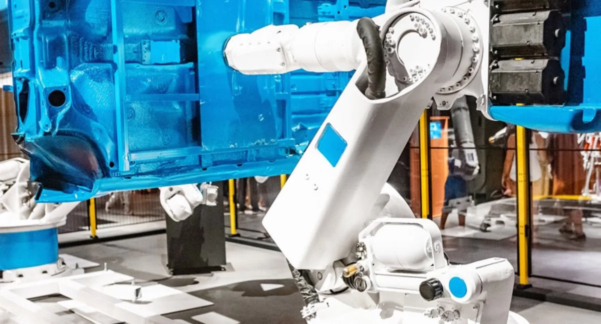 Informator / Materiały zewnętrzne , Nowoczesna automatyzacja produkcji systemy transportu wewnętrznego - zdjęcie, fotografia