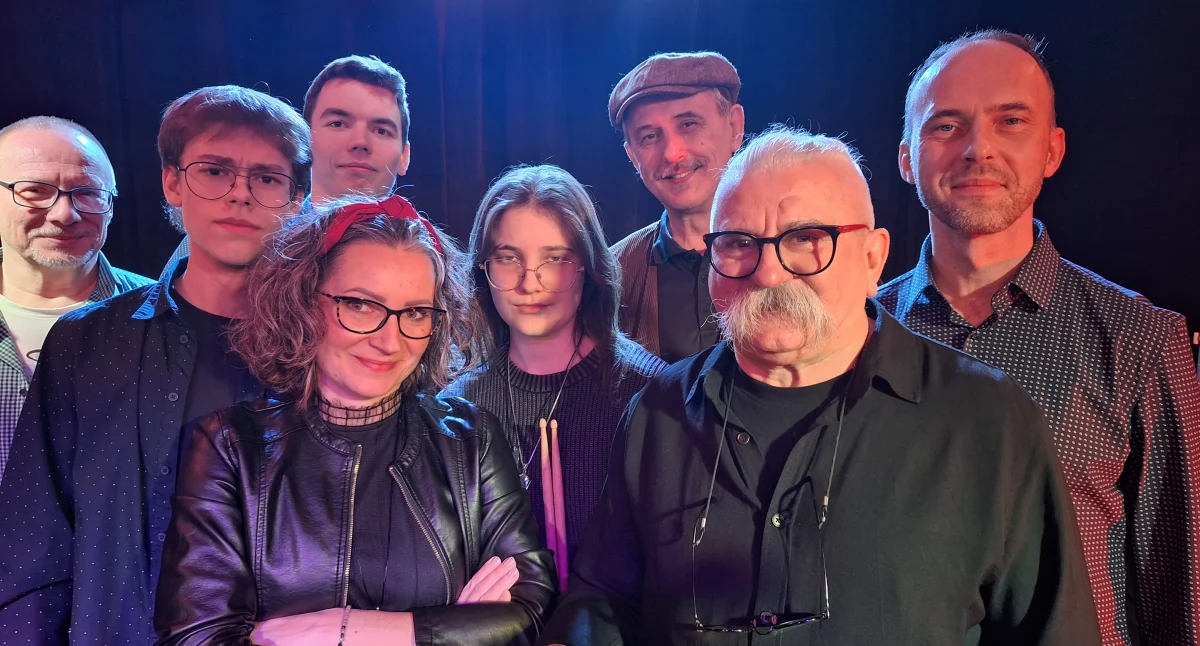 Kącik kulturalny, Zespół Ballabard Dzień Kobiet - zdjęcie, fotografia