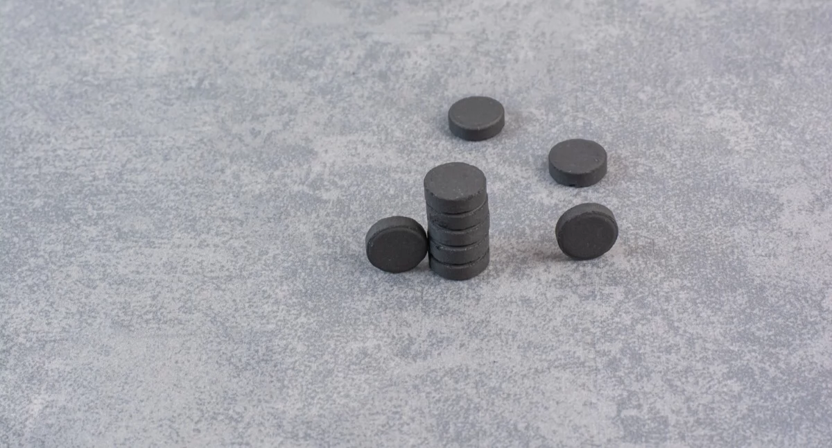 Informator / Materiały zewnętrzne , stosuje węgiel aktywny - zdjęcie, fotografia