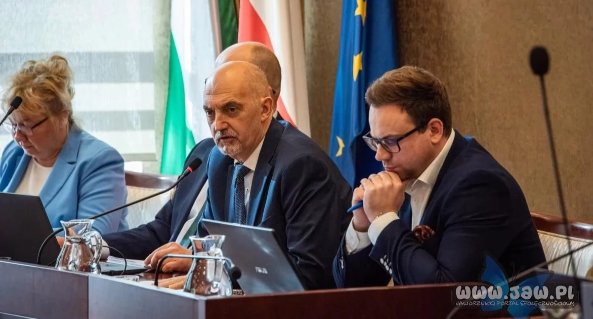 Prezydent Paweł Silbert podczas sesji Rady Miejskiej