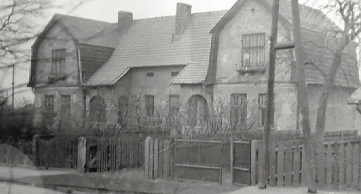 Dom na Chrustach, w którym moi dziadkowie mieszkali przez wiele lat, do początku lat 80. XX wieku (MMJ)