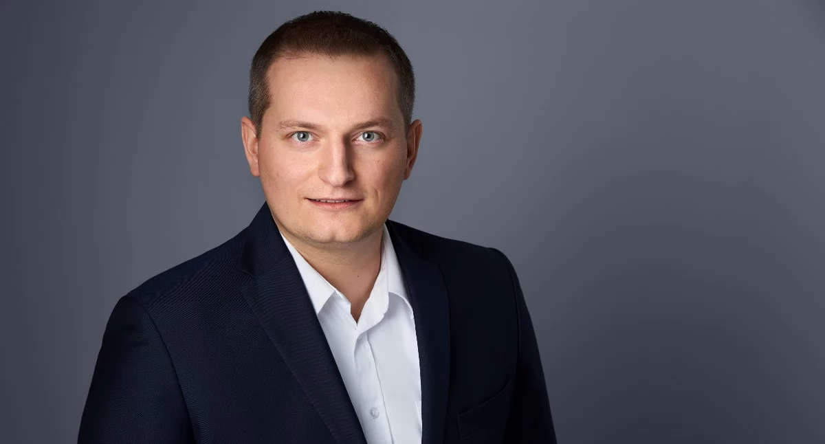 Przemysł, Prezes ElectroMobility Poland zrezygnował zmiany zarządzie spółki - zdjęcie, fotografia