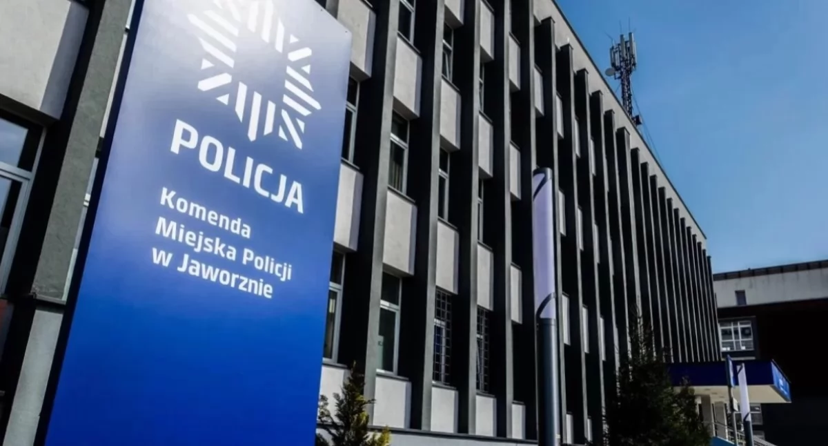 Komunikaty Policja, Blisko promil kierownicą propozycja łapówki latek Jaworzna stracił usłyszał zarzuty - zdjęcie, fotografia