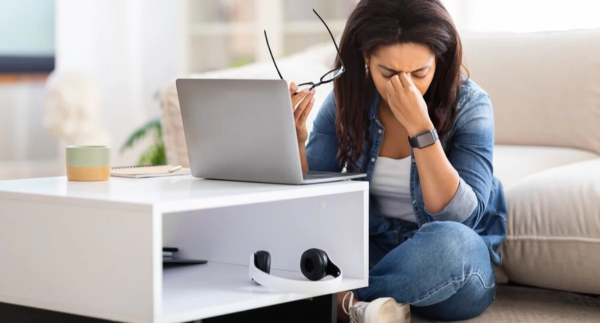 Informator / Materiały zewnętrzne , Nowoczesne leczenie zespołu suchego laserem salonach Brillowscy - zdjęcie, fotografia