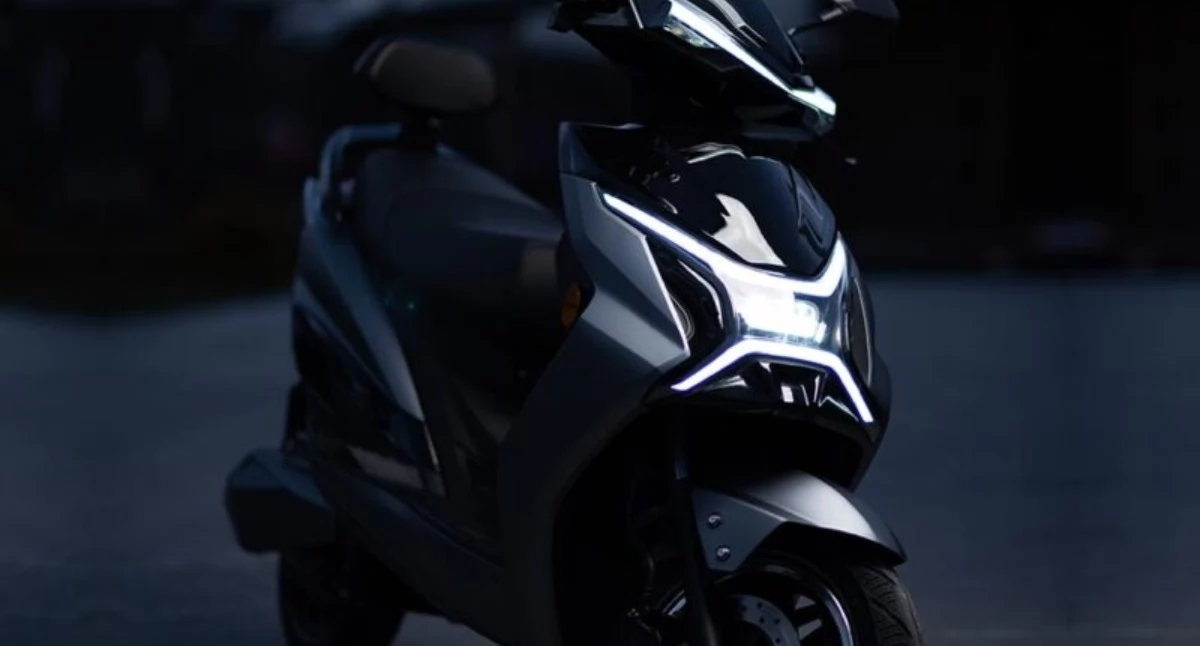 Informator / Materiały zewnętrzne , Skuter elektryczny dzień zaoszczędzisz dojazdach pracy - zdjęcie, fotografia