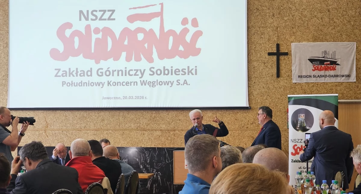 Polityka, Piotr mocnych słowch zebraniu delegatów Solidarności Jaworznie - zdjęcie, fotografia