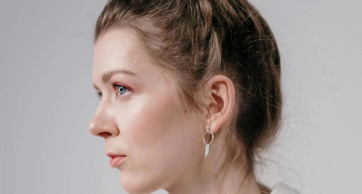 Informator / Materiały zewnętrzne , Elegancja Twoim Stylu Wybór Idealnych Kolczyków Srebrnych - zdjęcie, fotografia