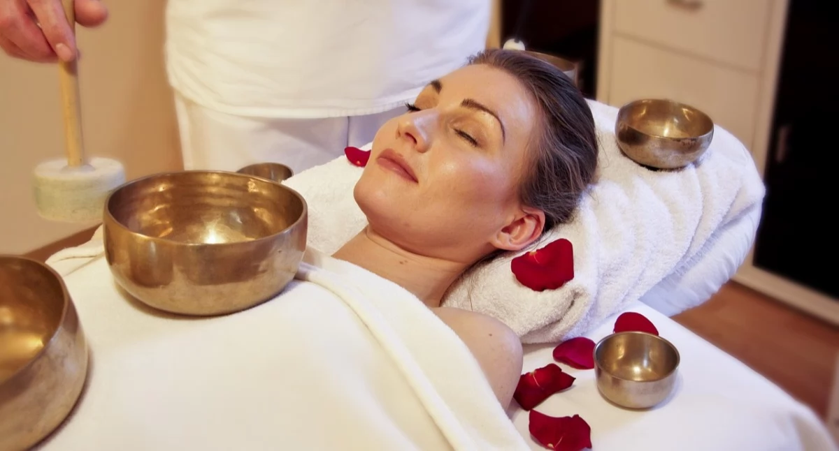 Informator / Materiały zewnętrzne , Masaż Kobido japoński lifting twarzy skalpela botoksu - zdjęcie, fotografia